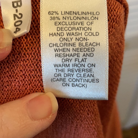 Ladies embroidered top - Picture 10 of 10